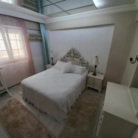 N 2+1 Furnished Flat In Center Near To Sea Antalya