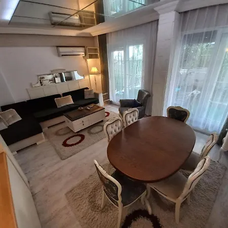 N 2+1 Furnished Flat In Center Near To Sea Apartment Antalya